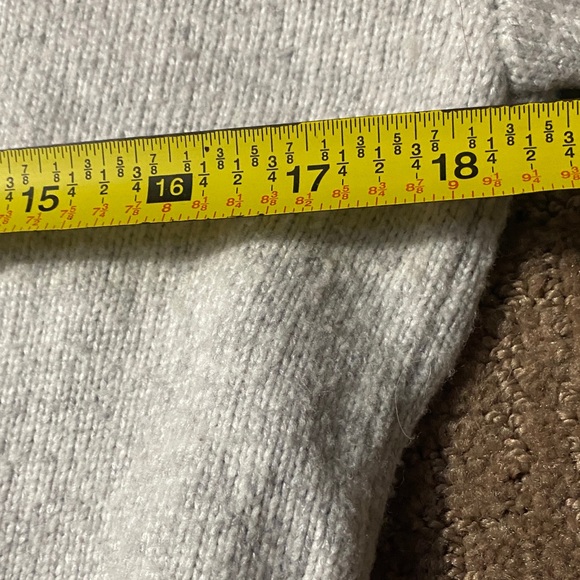 Chunky Viscose/Wool Blend Light Gray Turtleneck Cozy Knit Sweater - Picture 11 of 12